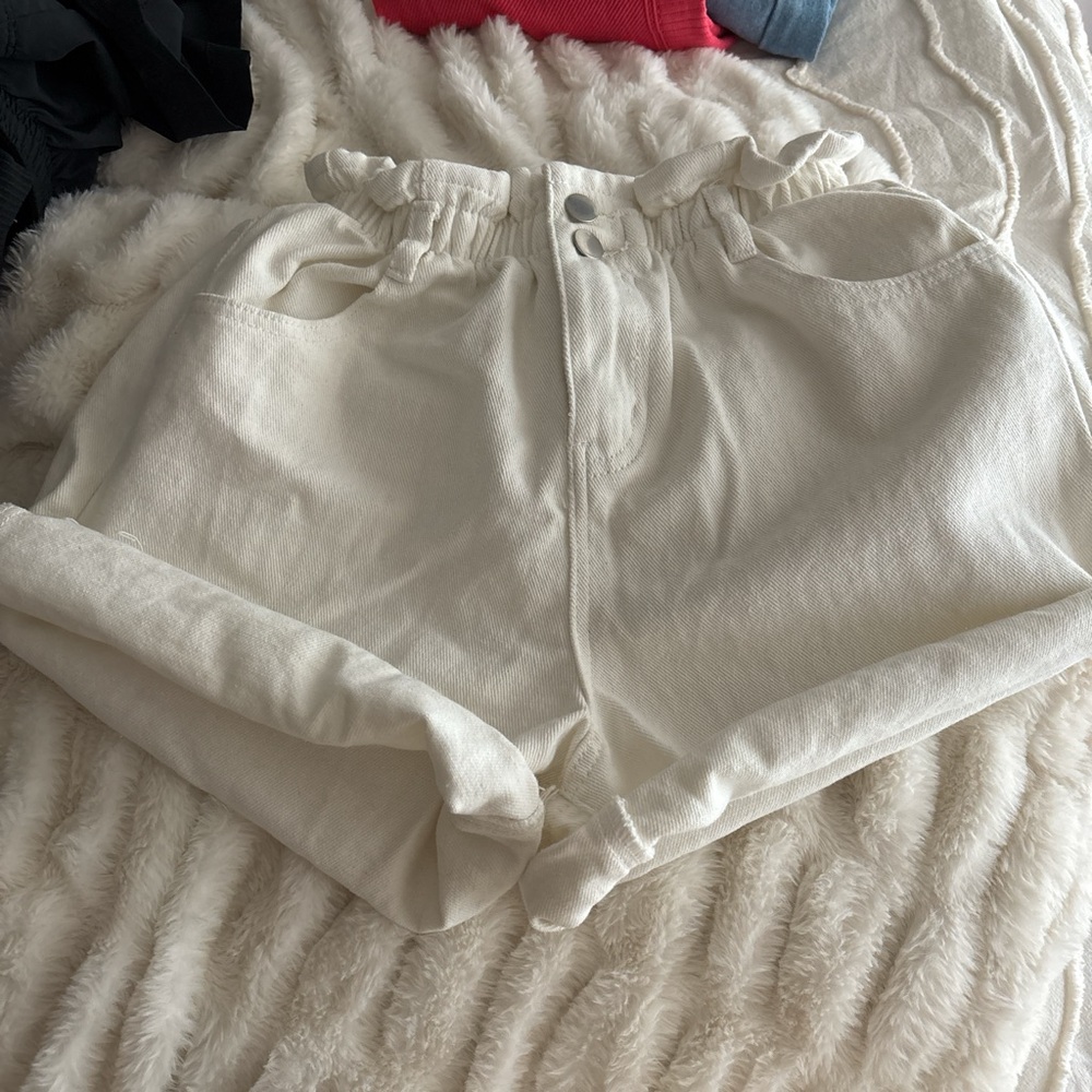 Women's Cream Shorts